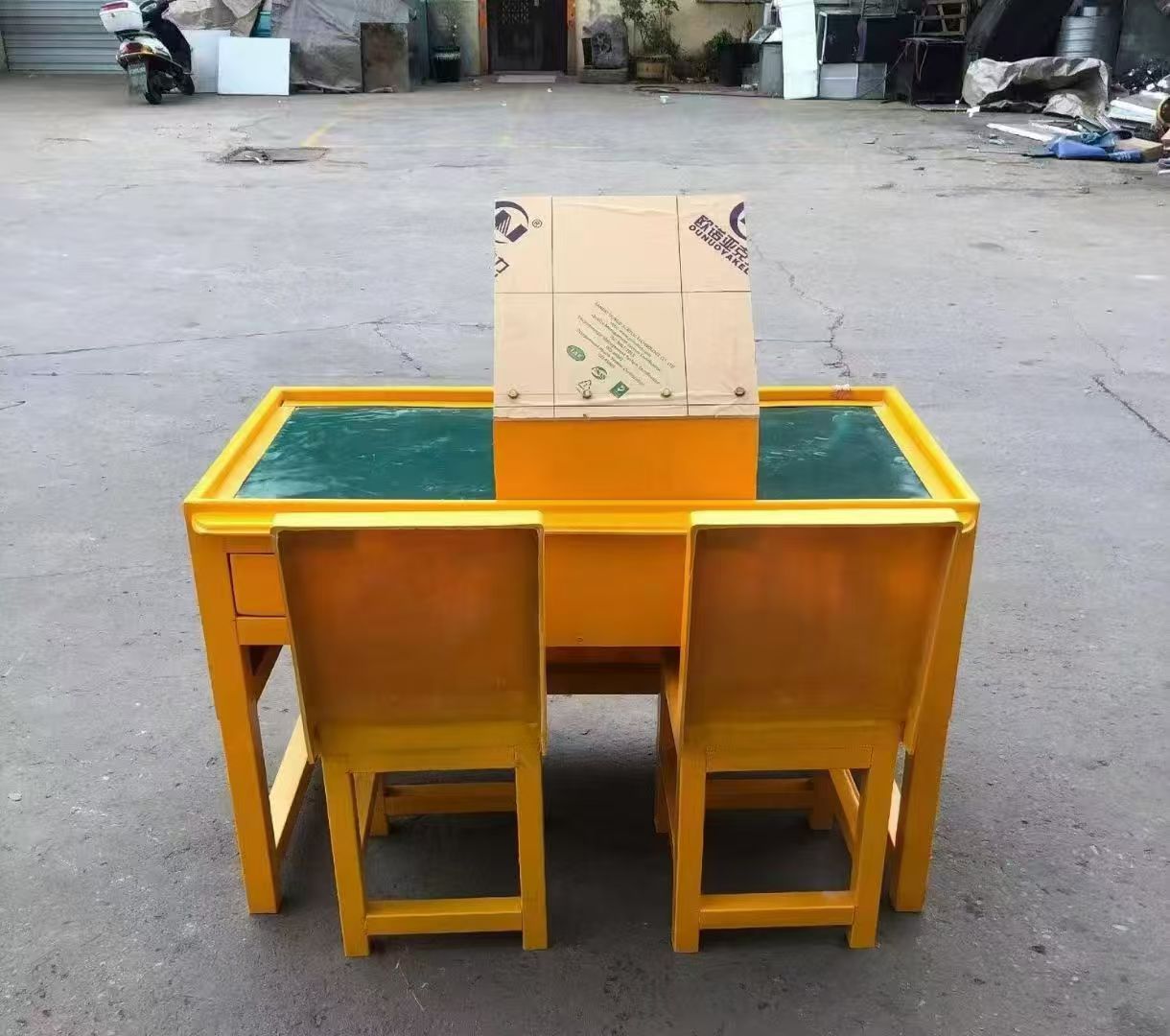 靖远防静电导通桌井下煤矿火工品发放桌：危险品流转的安全守护者